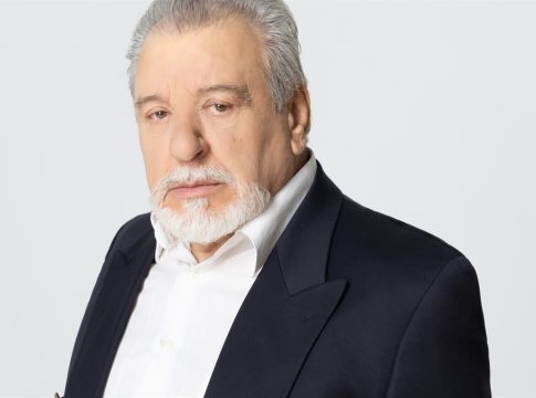 Συγκλονίζει ο Τάσος Χαλκιάς: «Πηγαίνω στα χαλάσματα μήπως έχει μείνει κάτι»