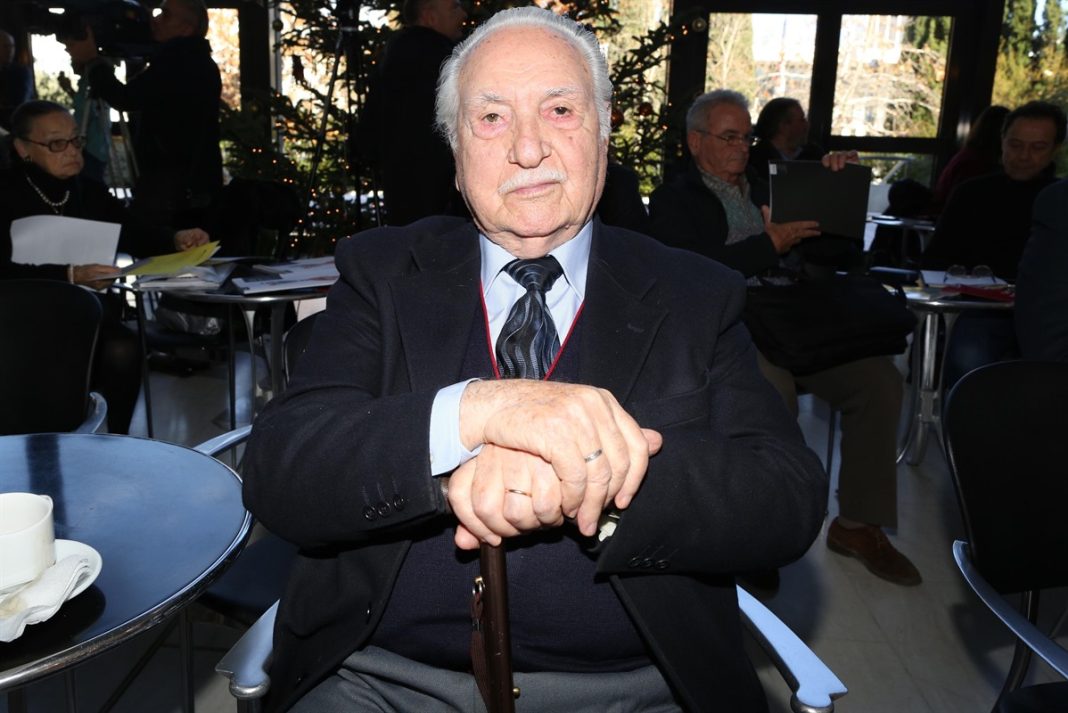 Φτωχότερο το παραδοσιακό τραγούδι - Έφυγε ο Χρόνης Αηδονίδης