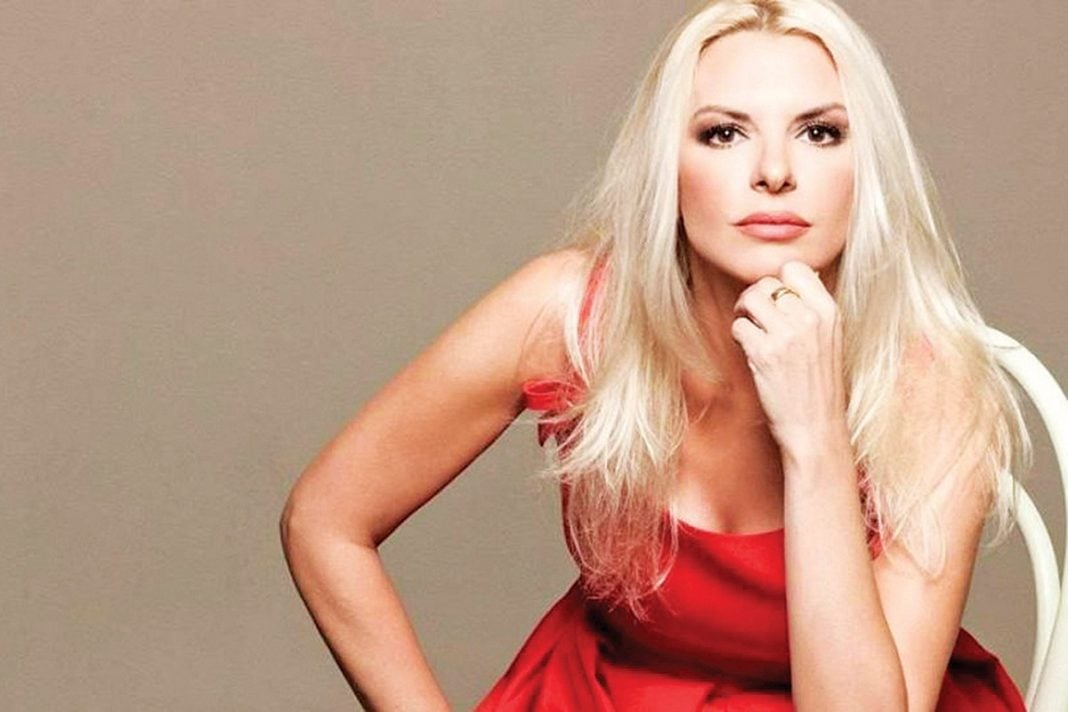 J2US:Η Αννίτα Πάνια όπως δεν την έχουμε ξαναδεί