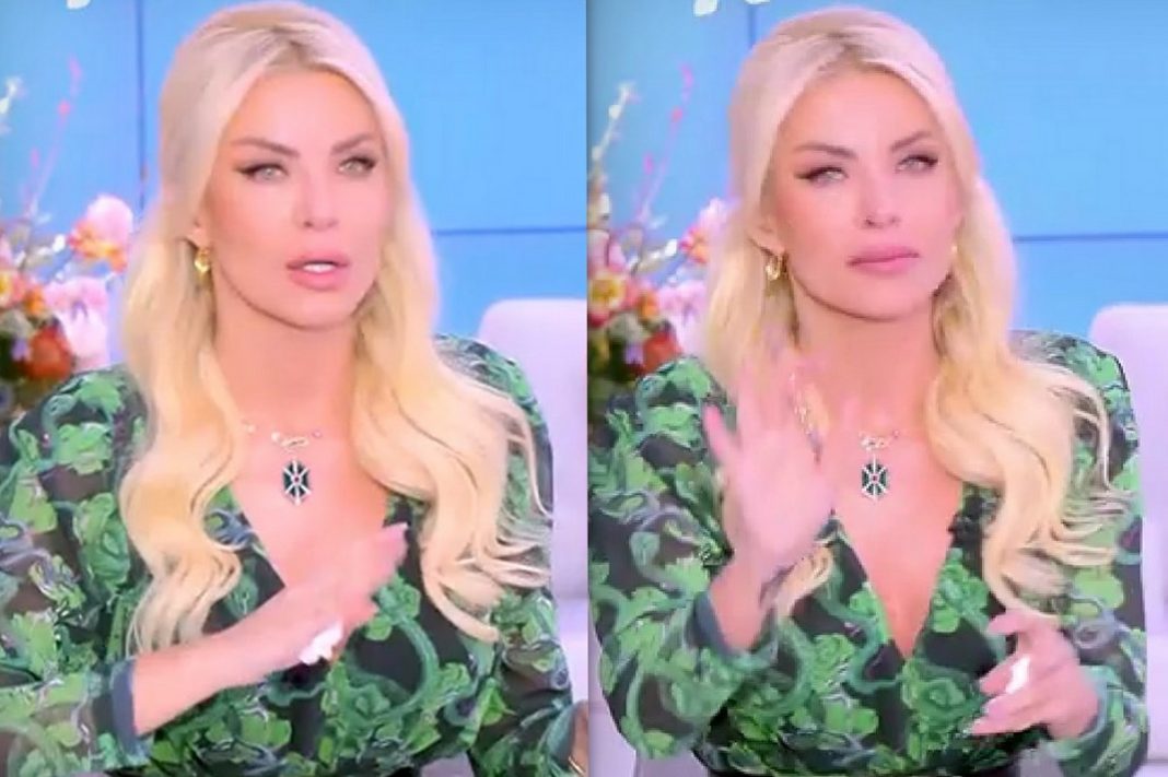 Έβαλε τα κλάματα on air η Κατερίνα Καινούργιου: «Συγγνώμη αλλά έμαθα κάτι»