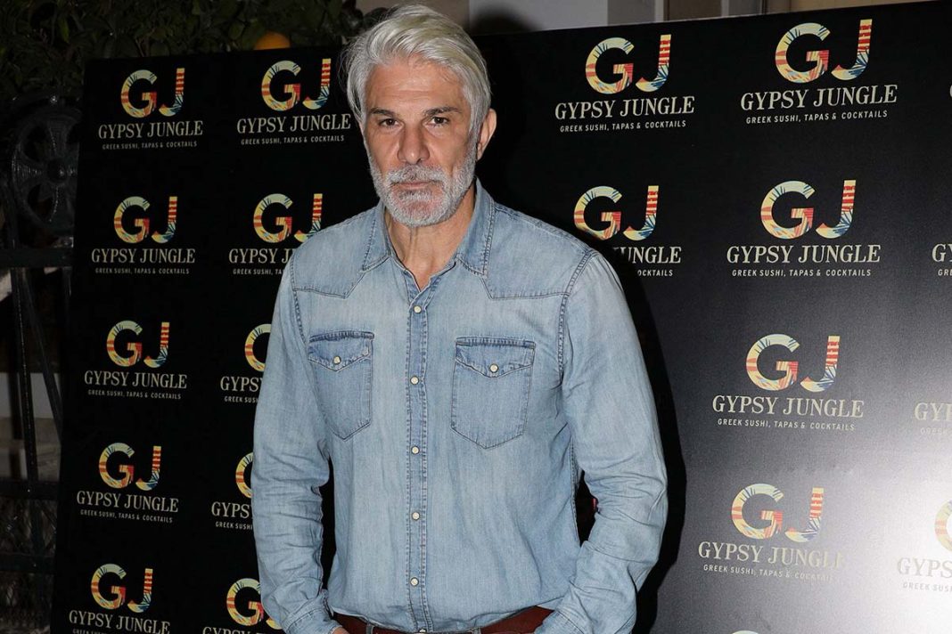 Η εορταστική, sexy φωτογράφηση του ηθοποιού Μάνου Πίντζη