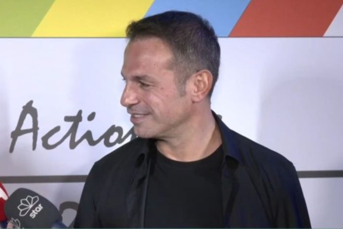 Ντέμης Νικολαΐδης: «Είχα κόμπλεξ και πρόβλημα και δεν μιλούσα στους δημοσιογράφους»