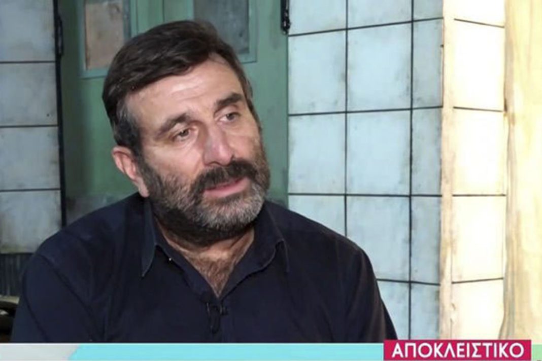 Ηλίας Βαλάσης: «Η δουλειά της γυναίκας μου είναι να βοηθάει εμένα και να μεγαλώνει τα τρία παιδιά μας»