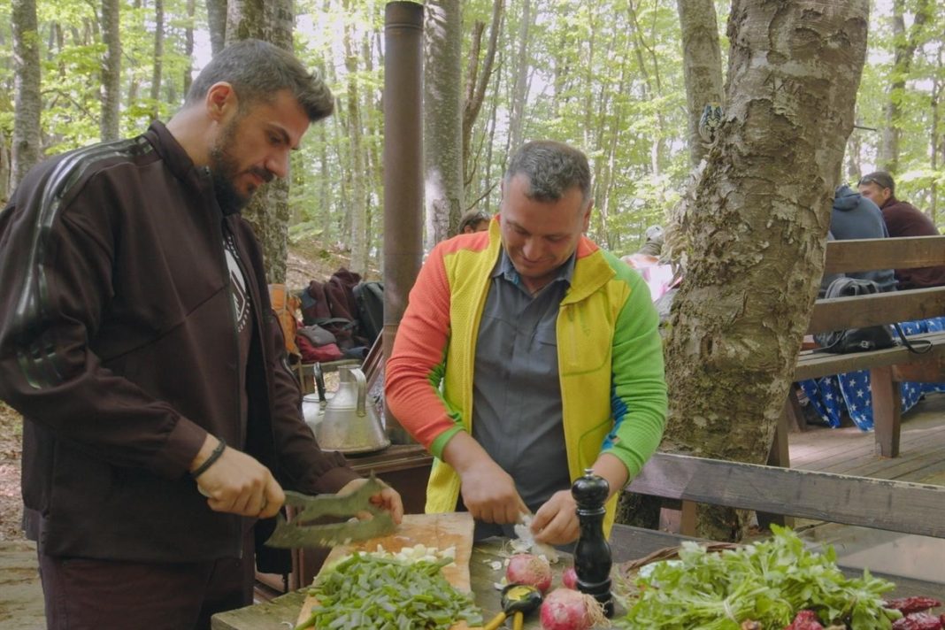 «Akis’ Food Tour»: Στην κορυφή της τηλεθέασης η πιο «νόστιμη» ταξιδιωτική εκπομπή