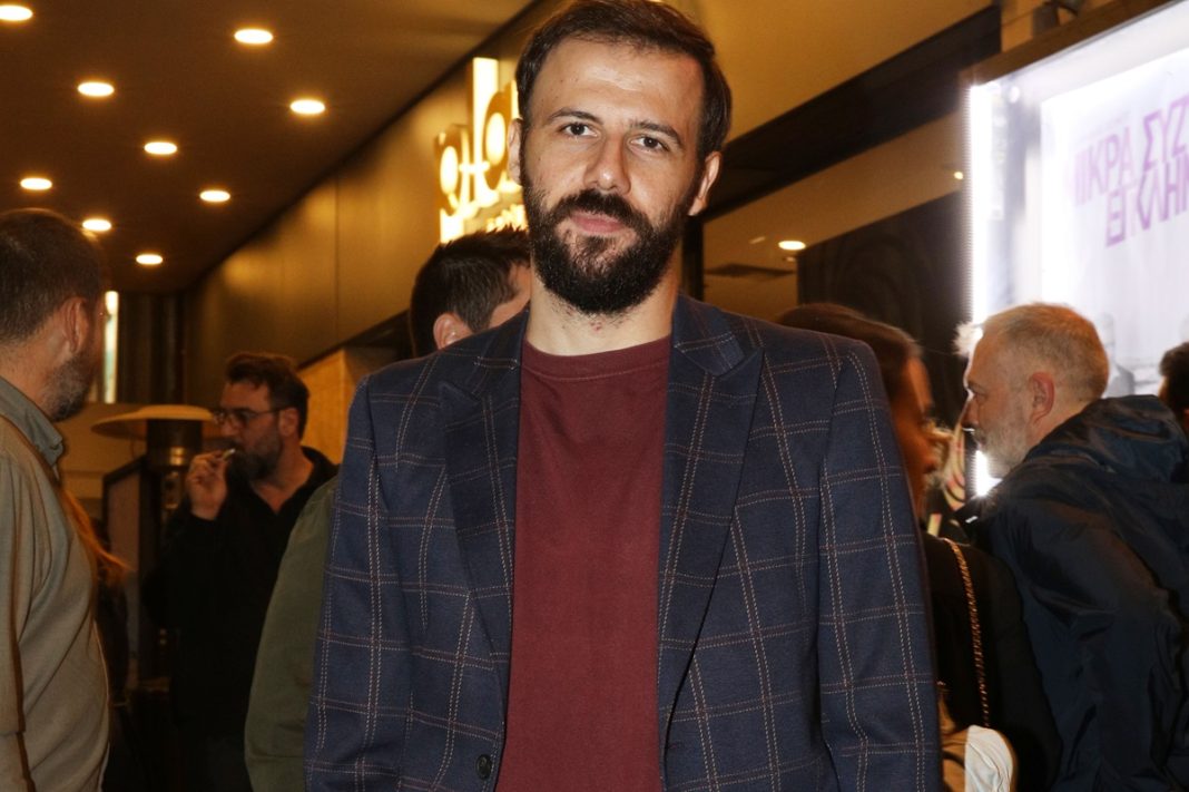 Νίκος Γκέλια: Βραδινή έξοδος με την όμορφη σύζυγό του