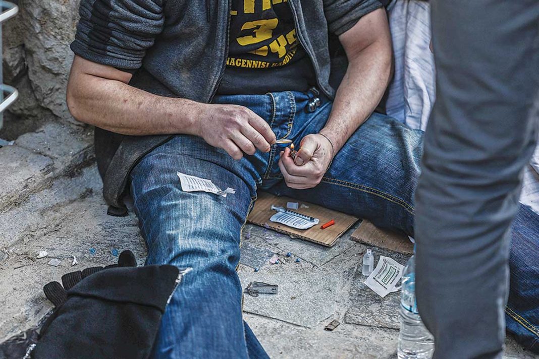 ΚΕΘΕΑ και ΟΚΑΝΑ συγχωνεύονται και θα καλύπτουν όλους τους φορείς που υπάρχουν για την απεξάρτηση