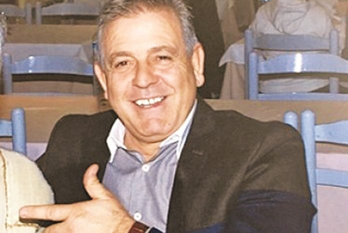 Στον δολοφόνο του πατέρα του όρμησε ο γιος του Γραικού στο δικαστήριο