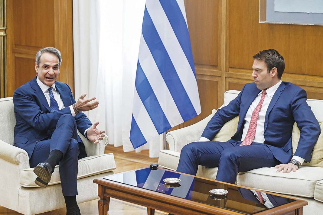 Το στενό σακάκι που έκανε τον πρόεδρο του ΣΥΡΙΖΑ να ασφυκτιά στη χθεσινή συνάντησή του με τον Μητσοτάκη