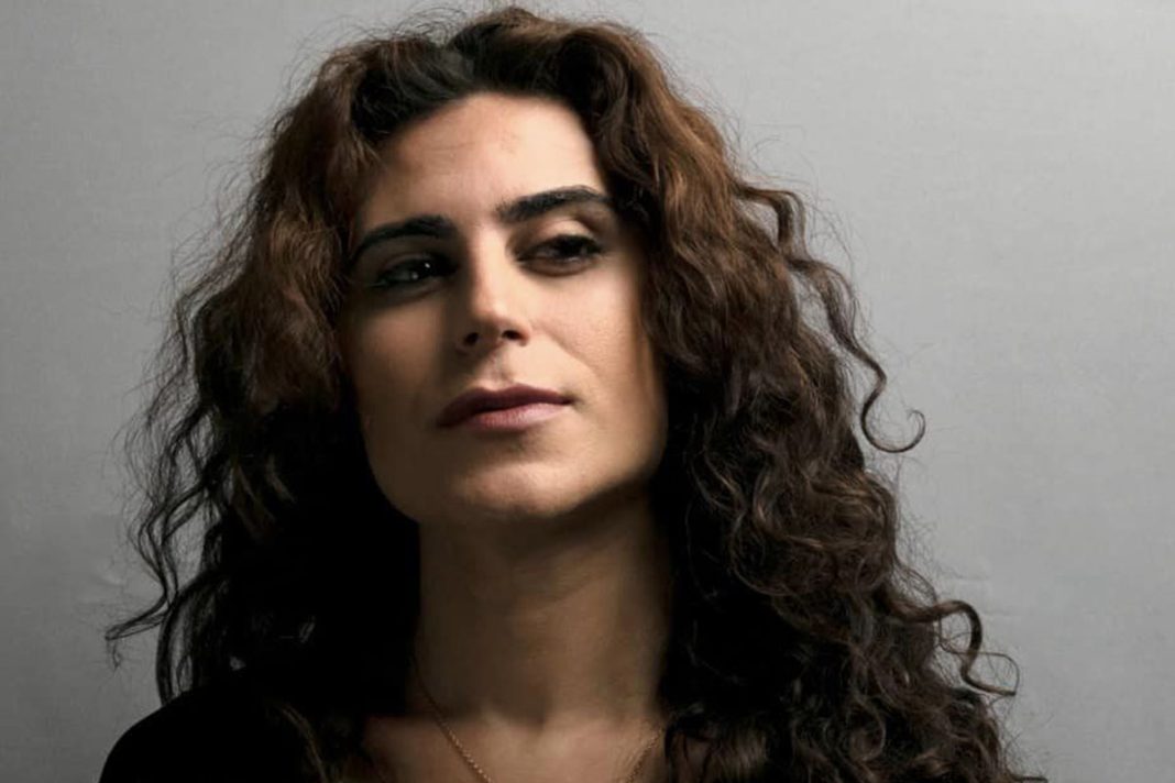 Kassandra El Najjar: Η πρώτη trans μετανάστρια που πάτησε το πόδι της στο εγχώριο θεατρικό σανίδι