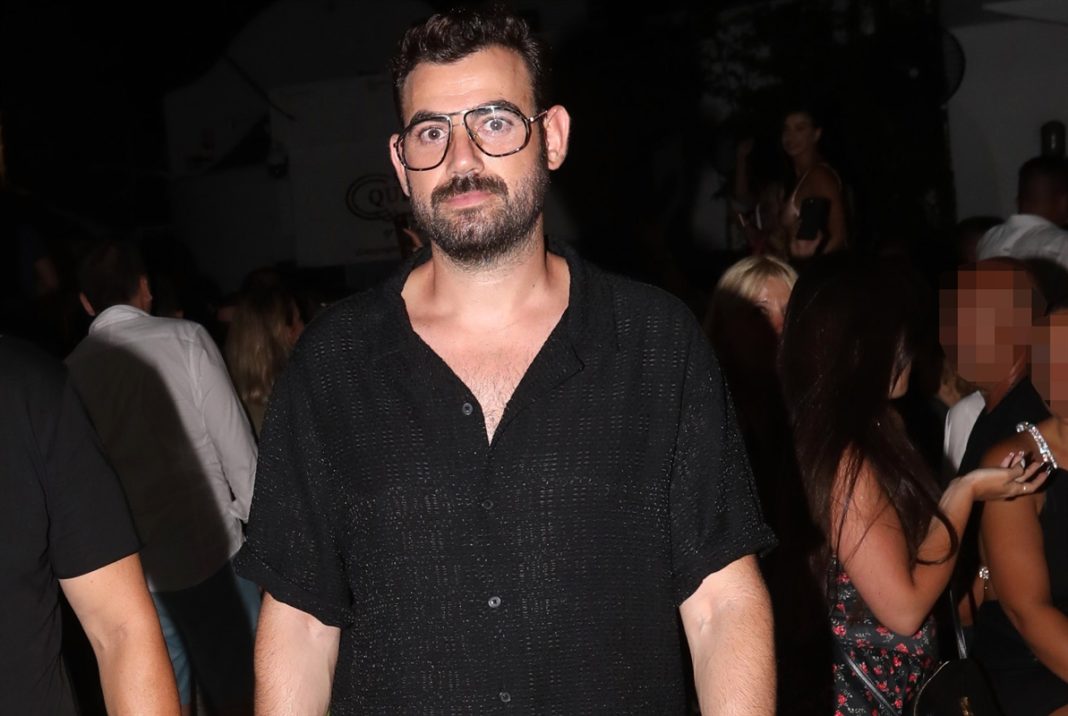 Ο Νίκος Πολυδερόπουλος για ρόλο στο «Τατουάζ»: «Μπήκα σε ασανσέρ και μια κυρία άρχισε να ουρλιάζει»