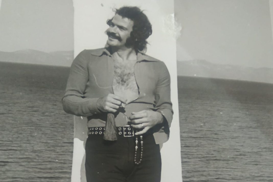 Σπύρος Φωκάς: Η «ντρίμπλα» στον Σταλόνε, το θέατρο και η τηλεόραση