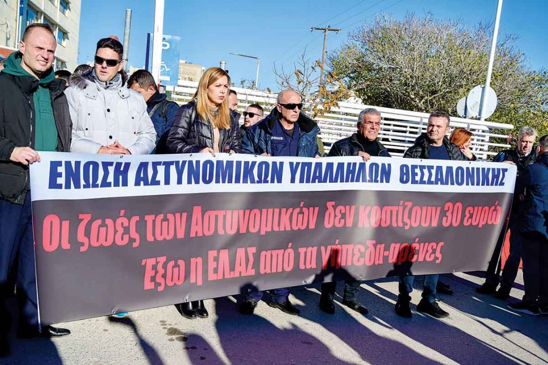 Στους δρόμους εκατοντάδες αστυνομικοί σε όλη την Ελλάδα
