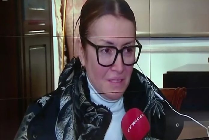 Ξέσπασε σε λυγμούς η σύζυγος του κομμωτή με τις κρυφές κάμερες: «Ζητάω συγγνώμη στα παιδιά μου»
