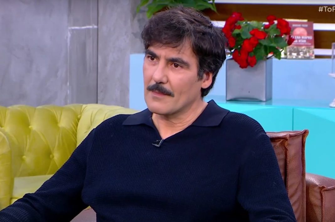 Αντώνης Καρυστινός: «Η σύζυγός μου και η κόρη μας ζουν μόνιμα στο Λονδίνο και πηγαινοέρχομαι»
