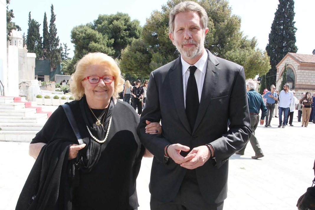 Πένθος για τον Παύλο Γερουλάνο – Έφυγε η μητέρα του, εννέα μήνες μετά την αδελφή του