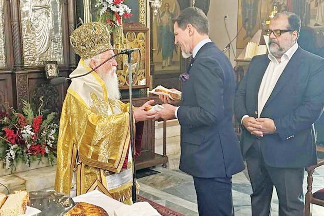 Ο πρίγκιπας Παύλος μαζί με τον εφοπλιστή Νικόλα Πατέρα παρακολούθησε τη λειτουργία στον Ναό του Αγ. Νικολάου Πτωχοκομείου