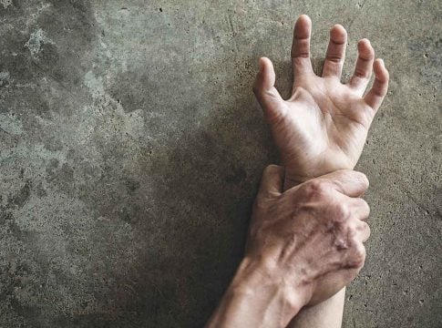 Τρόμος σε εμπορικό κέντρο στο Μαρούσι: Συνελήφθη 19χρονος για απόπειρα βιασμού 14χρονης