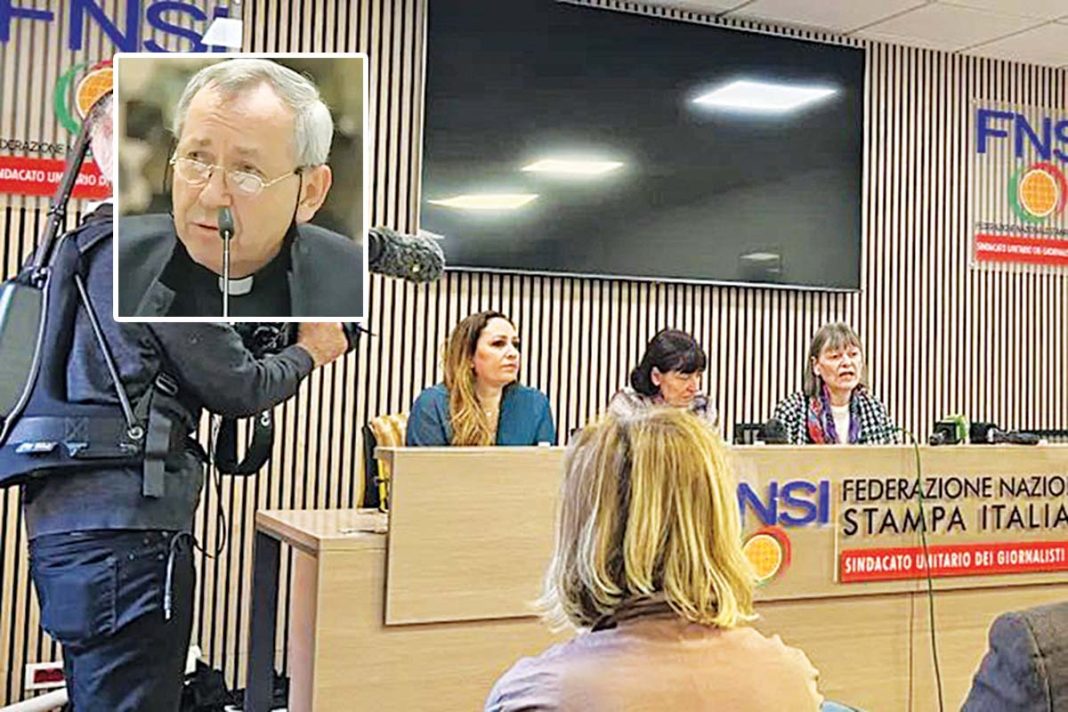 Δύο καλόγριες αποκάλυψαν ότι ιερέας τις ανάγκαζε να κάνουν τρίο για να μοιάζουν με την Αγία Τριάδα