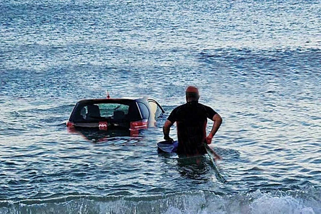 Έριξε το Ι.Χ. τής πρώην στη θάλασσα για εκδίκηση