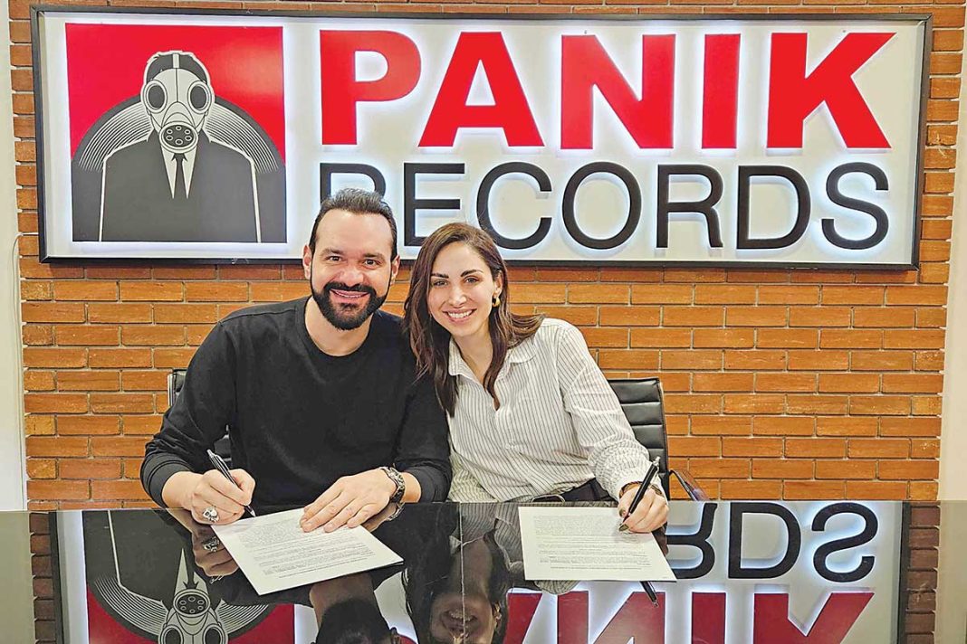 Η Λένα Ζευγαρά ανανέωσε με την Panik