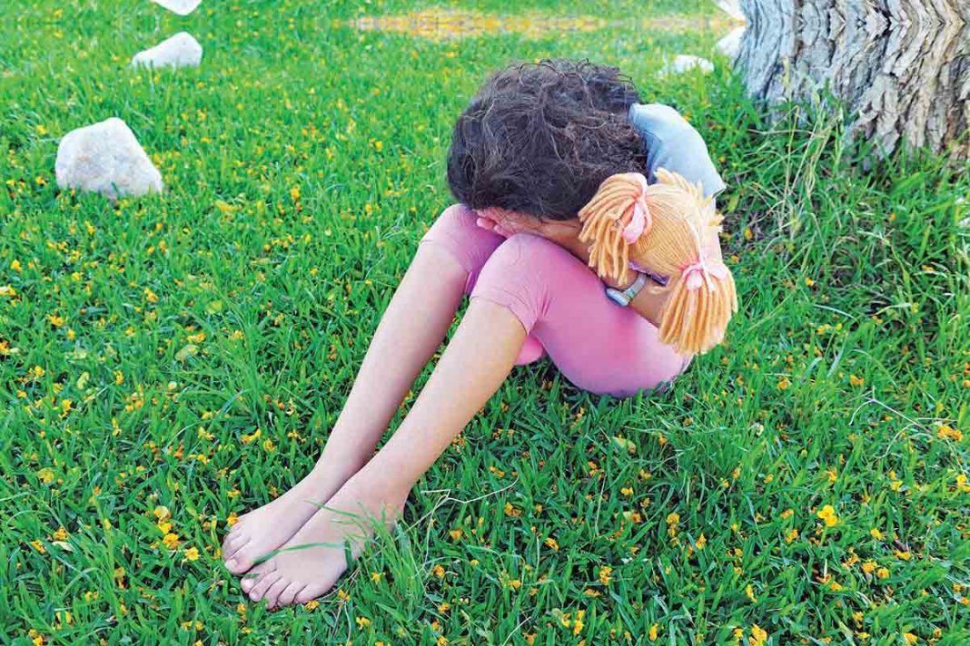 Συγκλονίζουν οι αποκαλύψεις 21χρονης για τον εφιάλτη που έζησε στα χέρια μεγαλογαιοκτήμονα στην ηλικία των 11 ετών
