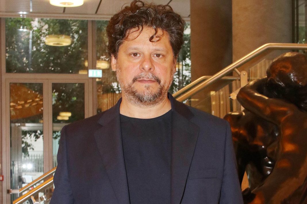 Ο Λευτέρης Χαρίτος μας «συστήνει» τον 18χρονο γιο του