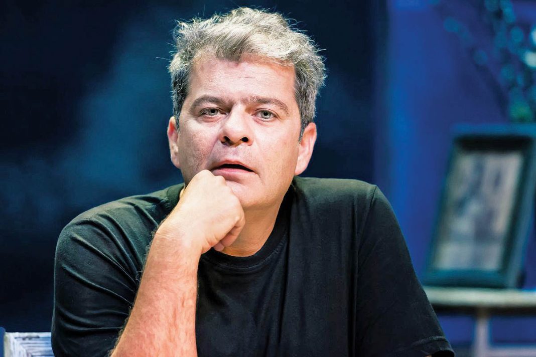 Το δικαστικό θρίλερ που ετοιμάζει για την επόμενη σεζόν ο Πέτρος Ζούλιας