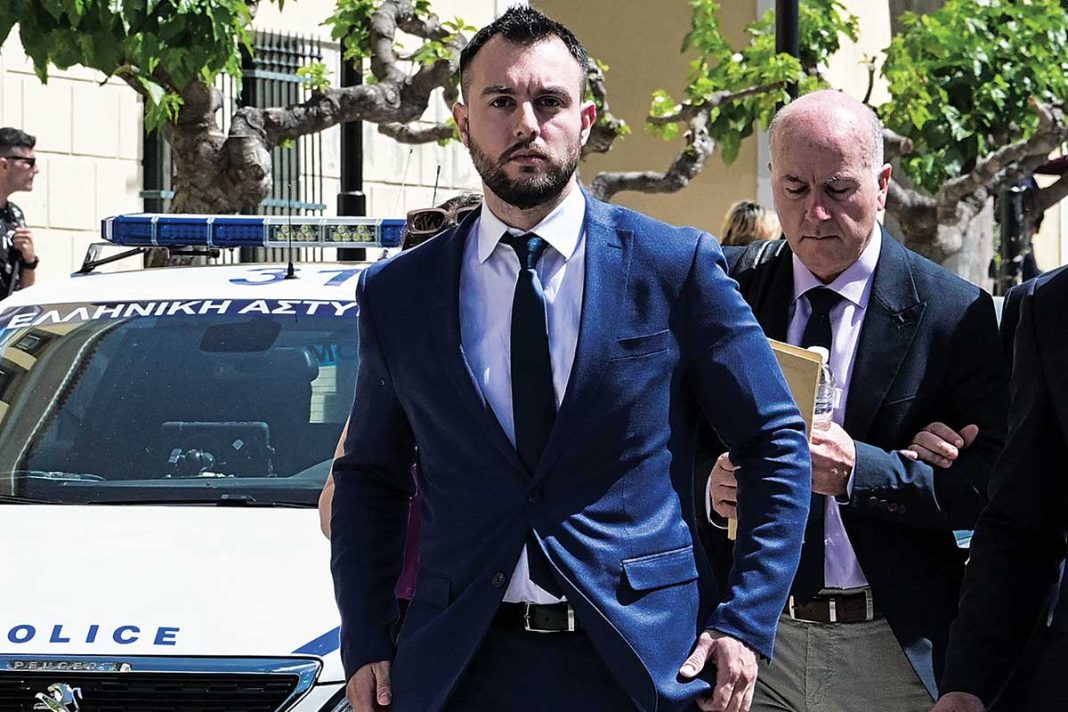 Ελεύθερος μετά την απολογία του ο πρώην βουλευτής των «Σπαρτιατών» Κωνσταντίνος Φλώρος
