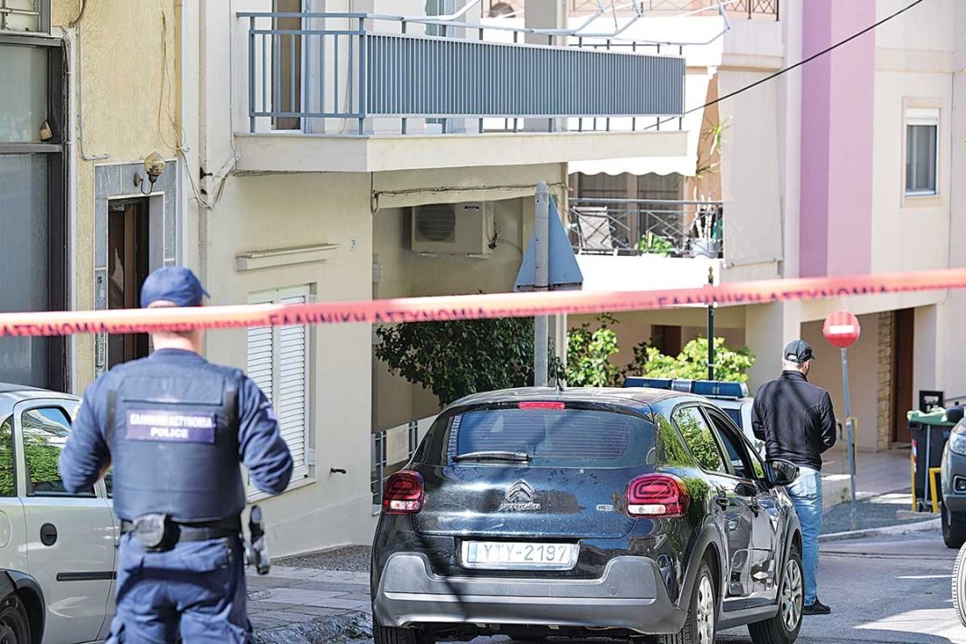 Η «καταραμένη» φαμίλια της Ηλιούπολης: Εκτέλεσε τη μάνα του με καραμπίνα και αυτοκτόνησε