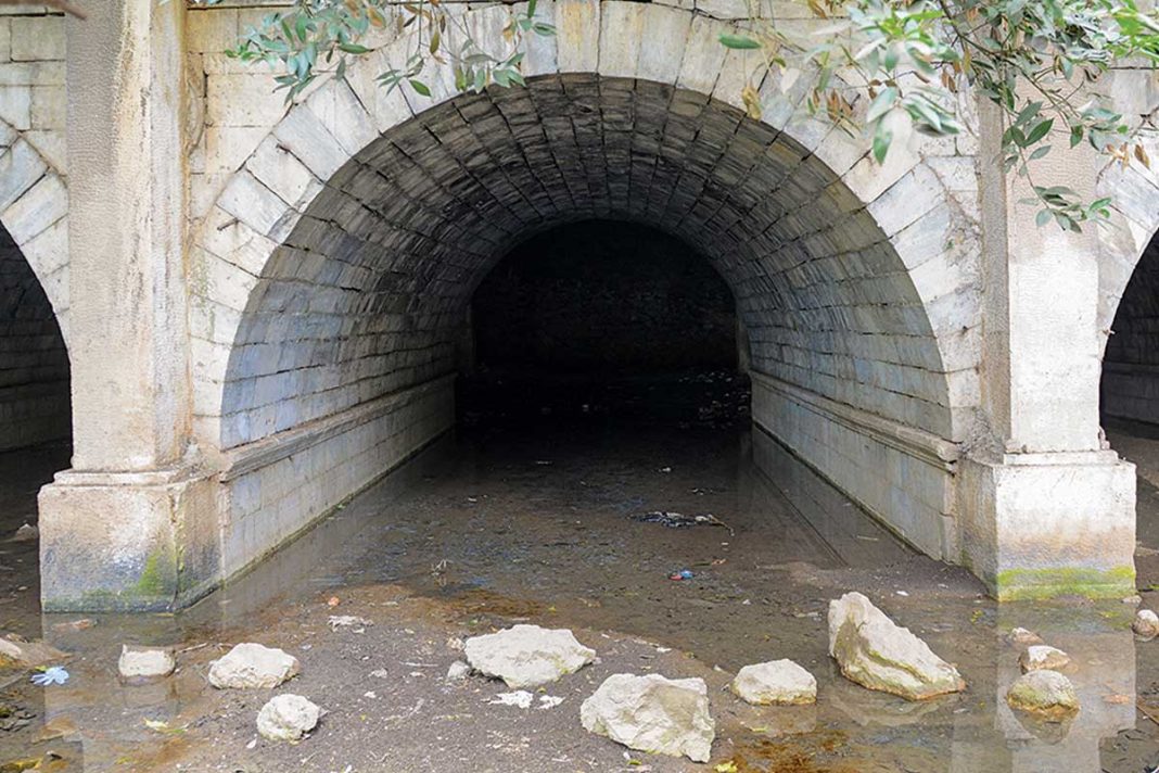 Η Ιστορία «κυλάει» κάτω από τα πόδια των Αθηναίων