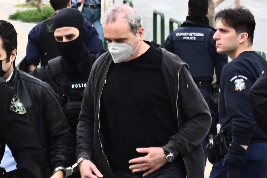 Ηλίας Μίχος: «Δωράκι» και άλλα 41 χρόνια στο «τέρας» του Κολωνού για τον «εφιάλτη» της 12χρονης!