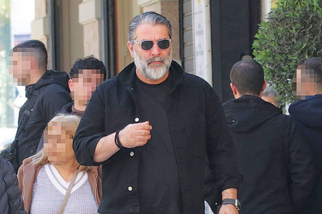 Cool στο κέντρο της Αθήνας ο Μπισμπίκης