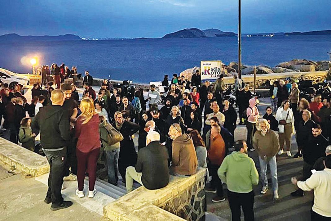 «Βράζει» η Νίσυρος με την αποκάλυψη πως δημόσιος υπάλληλος παρέσυρε αγόρια ηλικίας 10-15 ετών