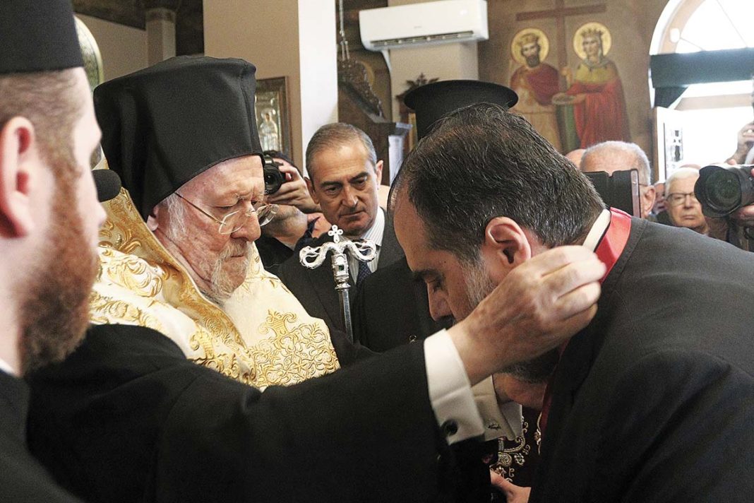 Ο Οικουμενικός Πατριάρχης κ. Βαρθολομαίος χειροθέτησε τον ευεργέτη Νικόλαο Πατέρα σε Αρχοντα Οφφικιάλιο της Μεγάλης τού Χριστού Εκκλησίας