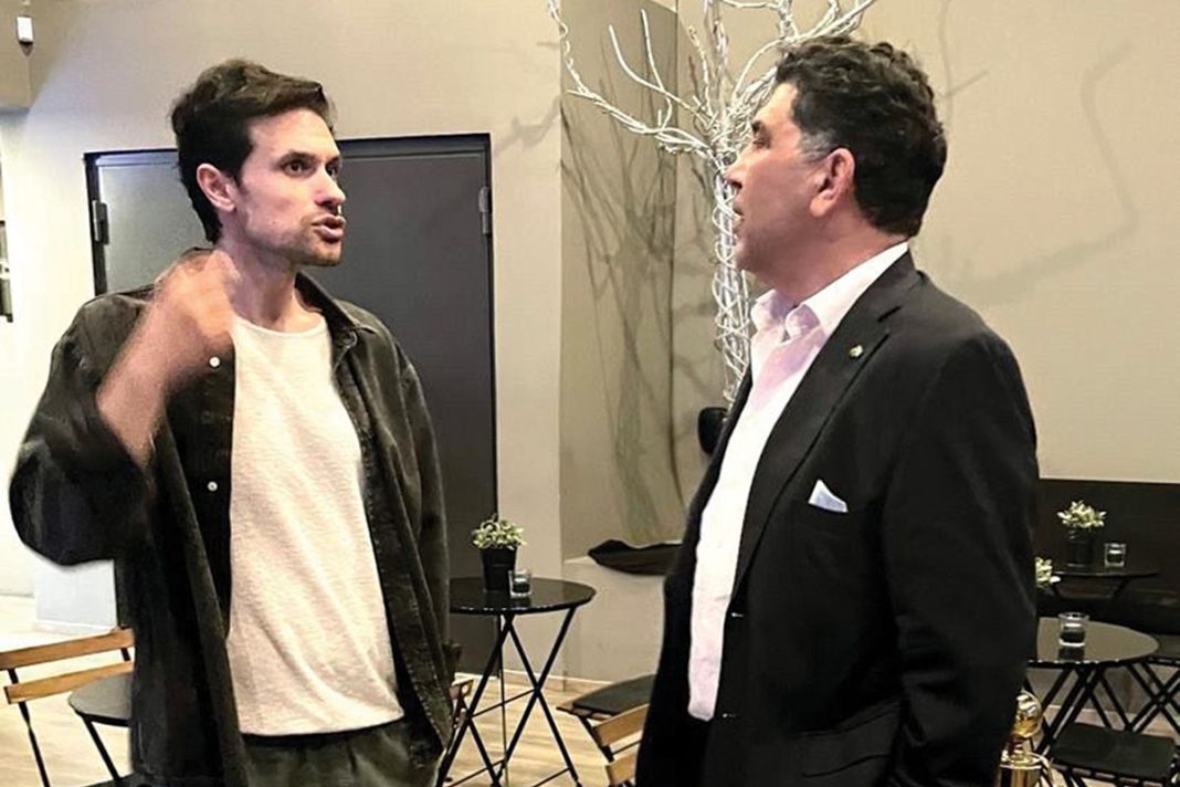 Ο Λύρας και ο «άσχημος» Αυγουστίδης