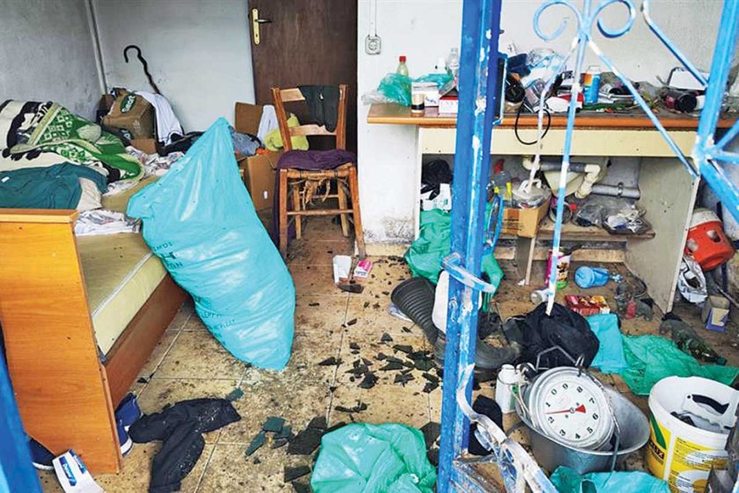 Δύο ιστορίες, μία αλήθεια!
