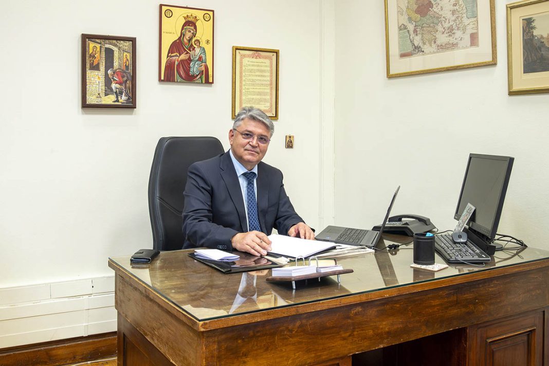 Δημήτρης Νατσιός: «Την επόμενη φορά που η Μαρέβα θα πάει εκκλησία ίσως τη δούμε να μοιράζει και αντίδωρο»