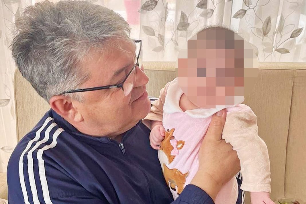 Mr ΝΙΚΗ αγκαλιά με το... γούρι του
