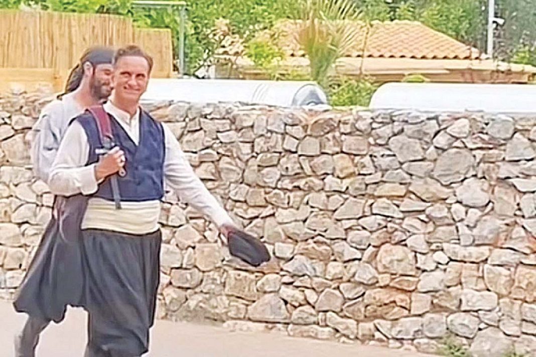 Νίκος Ψαρράς: Από... καπετάνιος στη Μάνη, hotel manager!