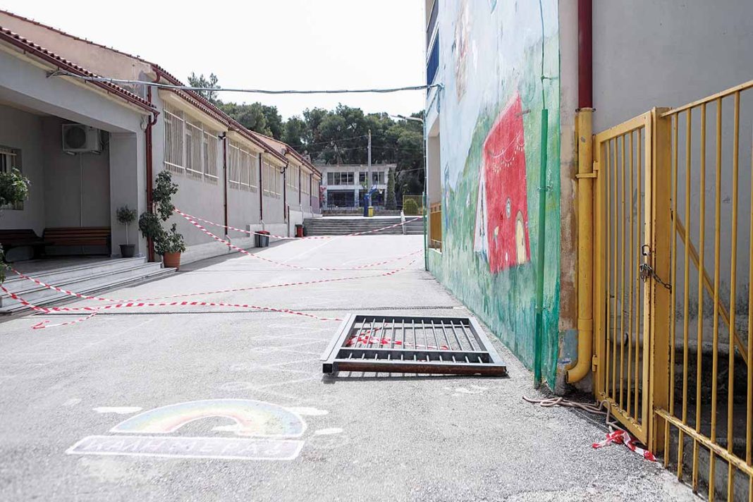 Πως γλίτωσε τα χειρότερα ο μαθητής που καταπλακώθηκε από καγκελόπορτα 150 κιλών στο 3ο Δημοτικό Κηφισιάς