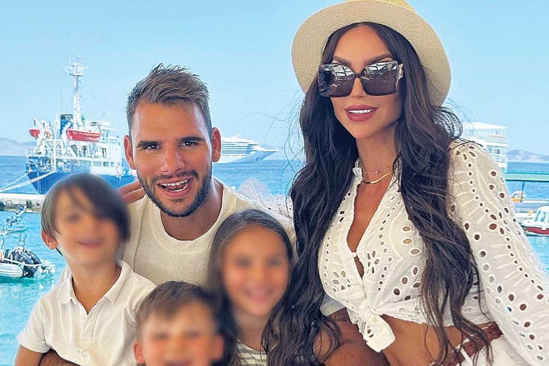 Το αινιγματικό μήνυμα που έστειλε η Θεοδωροπούλου στις γυναίκες που μεγαλώνουν μόνες τους τα παιδιά τους