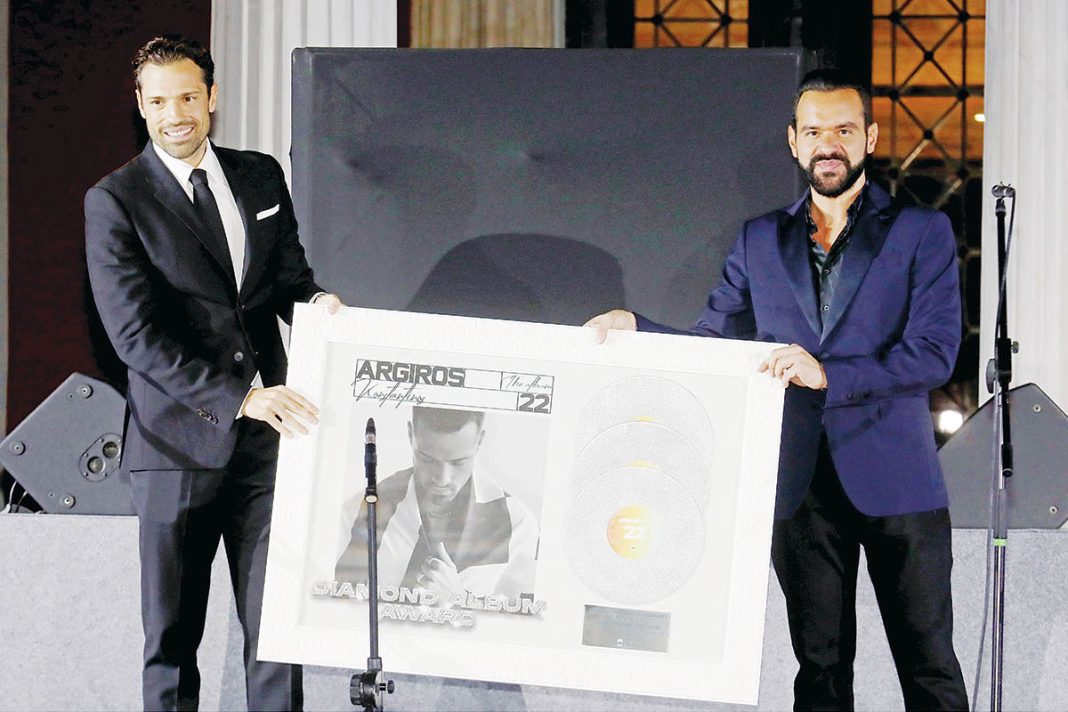 Κωνσταντίνος Αργυρός: Διαμαντένιος star με τη σύντροφό του να τον καμαρώνει στο Ζάππειο Μέγαρο
