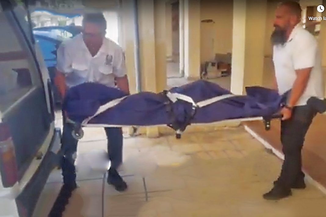 Σκότωσε με 12 μαχαιριές την 73χρονη σύζυγό του