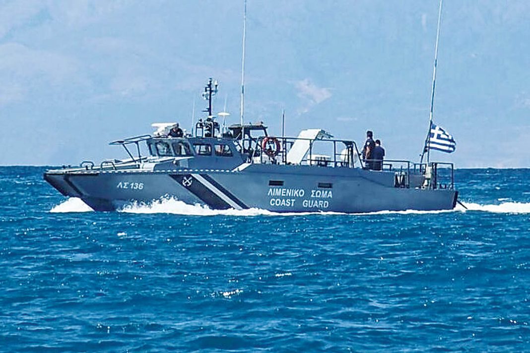 Θρίλερ με τo πτώμα άνδρα που βρέθηκε σε θαλάσσια περιοχή του Σχινιά με ένα βαρίδι δεμένο στο πόδι