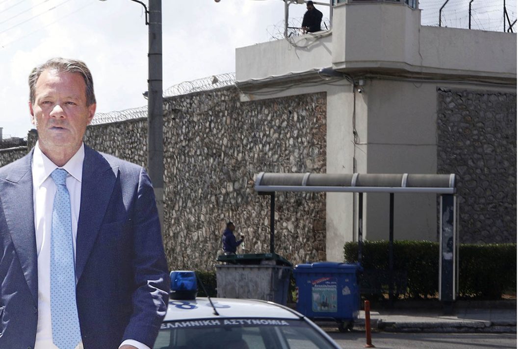 Απόστολος Λύτρας στην πτέρυγα των Vips