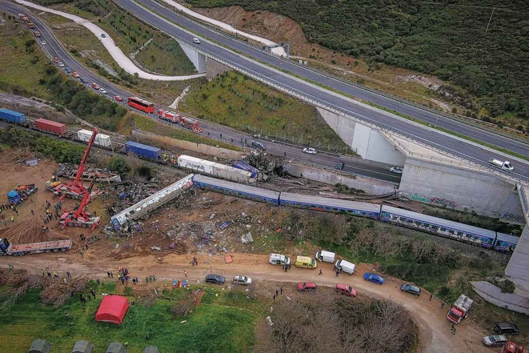 Τέμπη: Οργή για τα «κλειδιά» του θανάτου