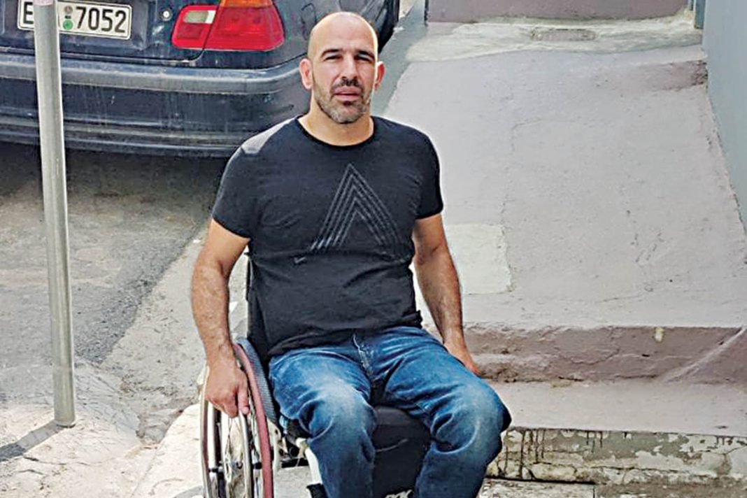 Φωνή ΑμεΑ με τη Χρονοπούλου –  Ο Ιωάννης Χαλδαίος καταγγέλλει όσα απίθανα συμβαίνουν στο σπίτι του στον Πειραιά