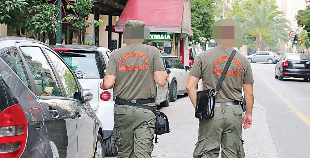 «Καμιά μέρα θα τον βρείτε σε κανένα χαντάκι»! Διάλογοι-φωτιά της σπείρας με υπάλληλους του Δήμου Αθηναίων 