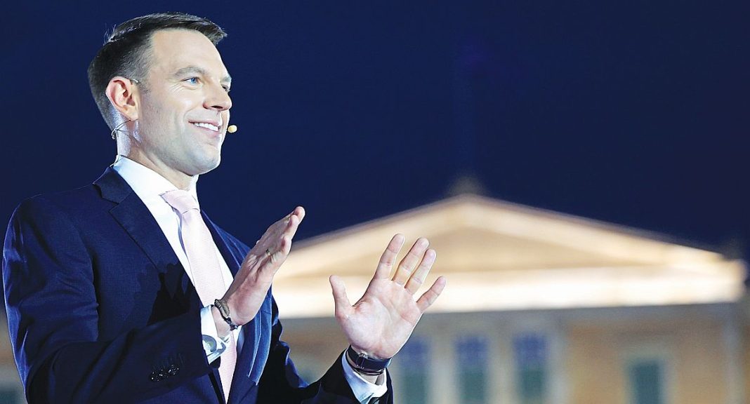 «Just the 2 of us» με τον Κασσελάκη