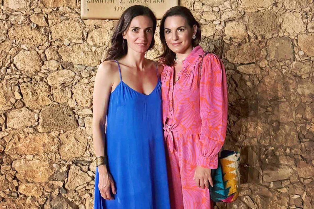 Ολγα και Χριστίνα Κεφαλογιάννη απαστράπτουσες στη συναυλία του Μίνω Μάτσα στο Ρέθυμνο